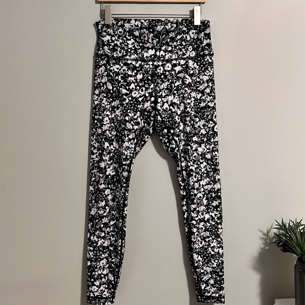 LULULEMON | 12 | FLORAL | EXCELLENT CONDITION!
